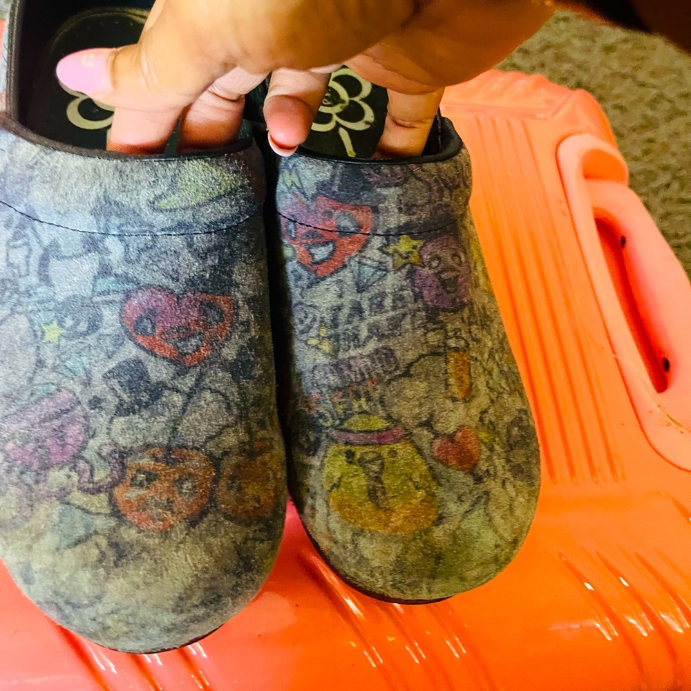 Clogs